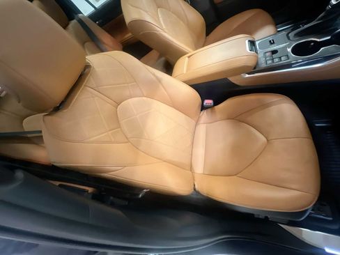 Used 2023 Toyota Highlander Platinum image 35