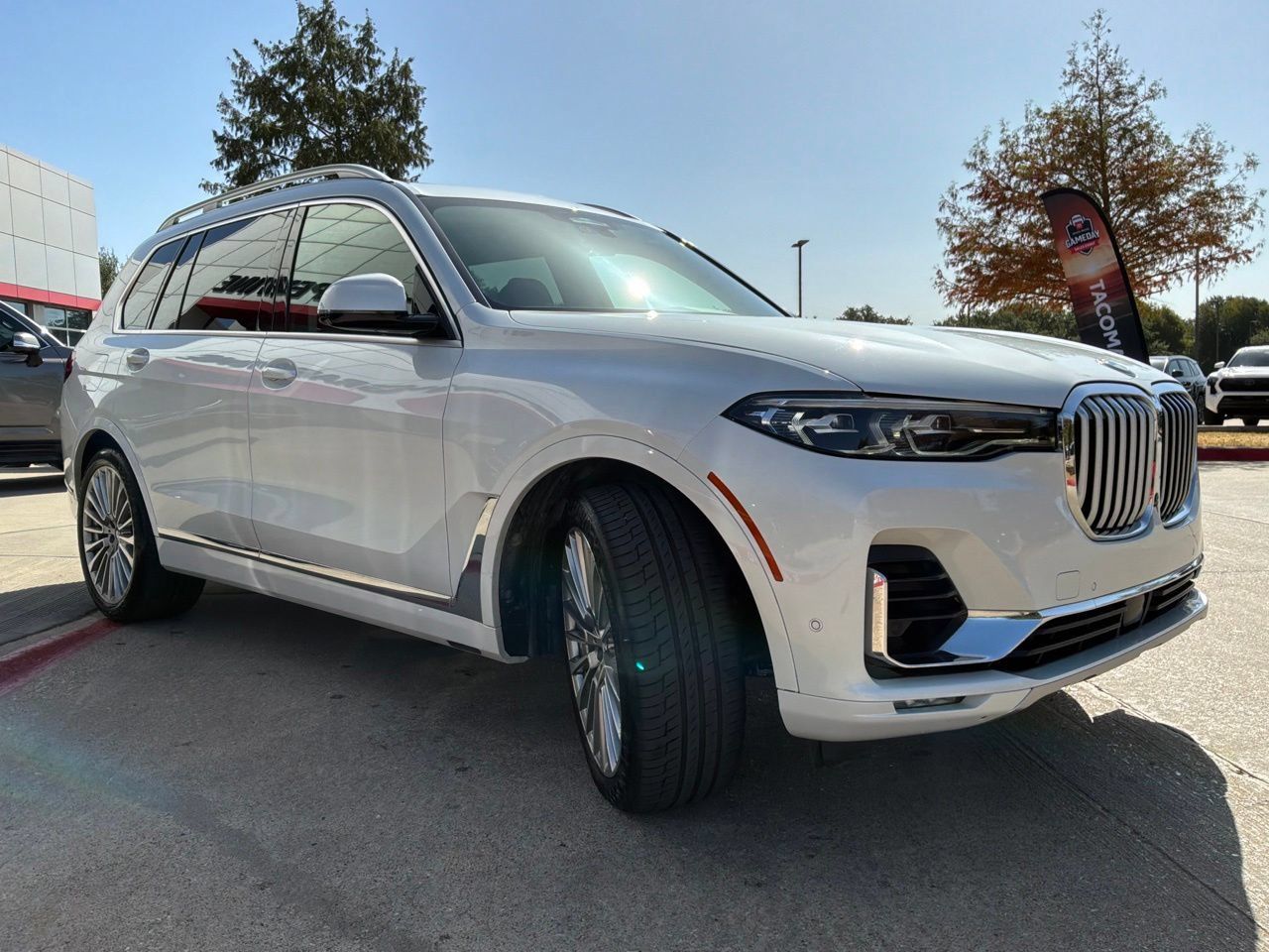 Used 2020 BMW X7 xDrive40i w/ Premium Package AWD/4WD image 4