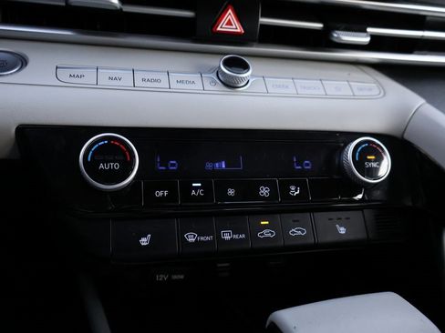 Certified 2022 Hyundai Elantra Limited image 37