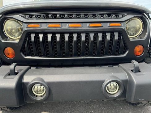 Used 2013 Jeep Wrangler Unlimited Sahara w/ Connectivity Group AWD/4WD image 17