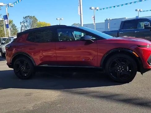 New 2026 Chevrolet Equinox EV RS image 9