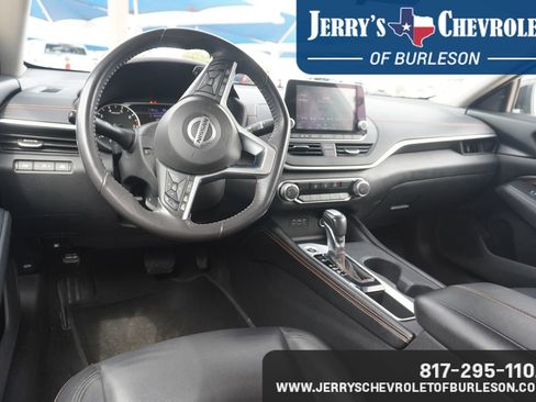Used 2022 Nissan Altima 2.5 SR image 8