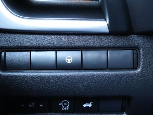 Used 2024 Nissan Rogue SV image 43