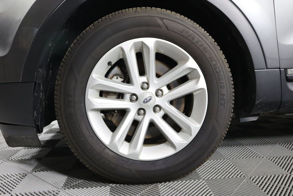 Used 2014 Ford Explorer XLT w/ Equipment Group 202A FWD image 9