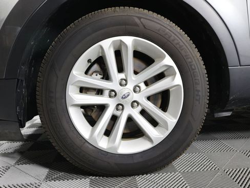 Used 2014 Ford Explorer XLT w/ Equipment Group 202A FWD image 9