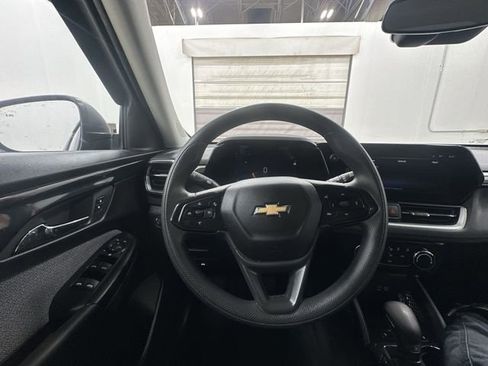 Used 2024 Chevrolet TrailBlazer LS w/ LS Convenience Package image 12