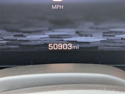 Used 2025 Chevrolet Tahoe LT image 32