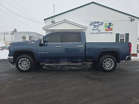 Used 2025 Chevrolet Silverado 2500 LTZ w/ LTZ Plus Package image 5
