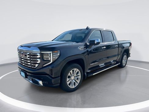 Used 2023 GMC Sierra 1500 Denali w/ Technology Package AWD/4WD image 1