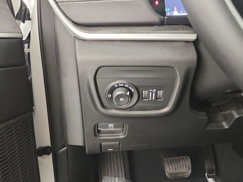 Used 2023 Jeep Grand Cherokee Limited image 22