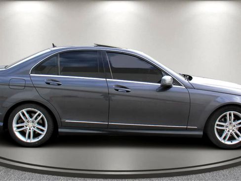 Used 2013 Mercedes-Benz C 250 Sedan image 4