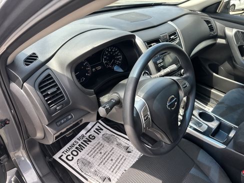 Used 2014 Nissan Altima 2.5 S w/ Display Audio Package FWD image 10