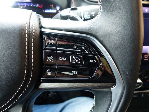 Used 2022 Jeep Grand Cherokee L Overland image 41