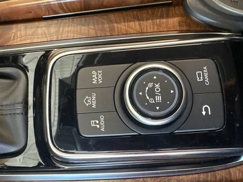 Used 2023 Nissan Armada SL w/ Captain's Chairs Package AWD/4WD image 40