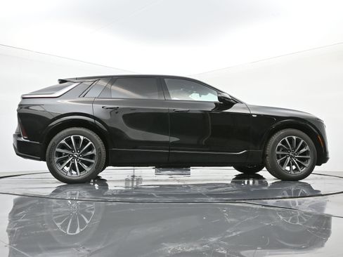 New 2025 Cadillac Lyriq Sport RWD image 20