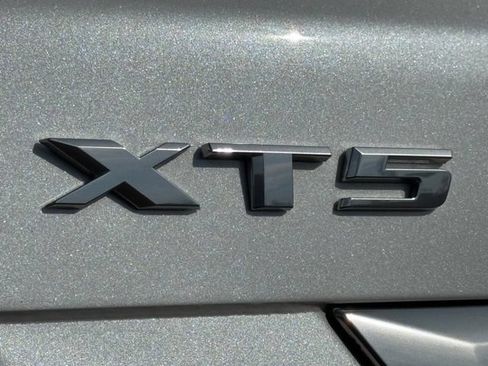 Certified 2023 Cadillac XT5 Sportv w/ Technology Package AWD/4WD image 9