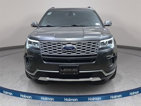 Used 2018 Ford Explorer Platinum image 3