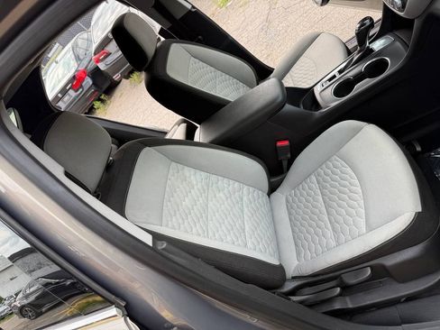Used 2019 Chevrolet Equinox LT FWD image 19