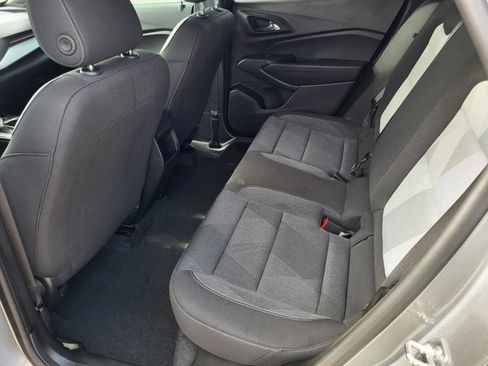 Used 2025 Chevrolet Trax RS w/ Sunroof Package image 13