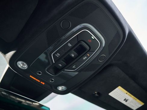 Used 2021 Lamborghini Urus image 75