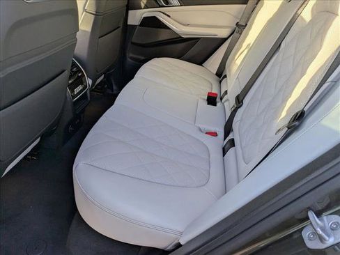 Used 2025 BMW X5 xDrive40i w/ Climate Comfort Package image 19