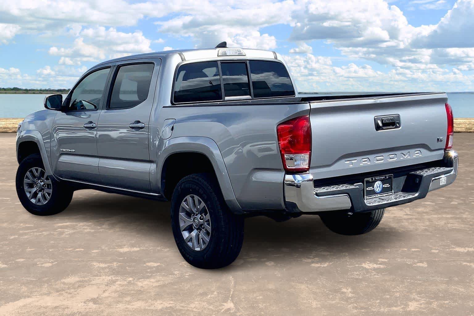 Used 2016 Toyota Tacoma SR5 RWD image 4