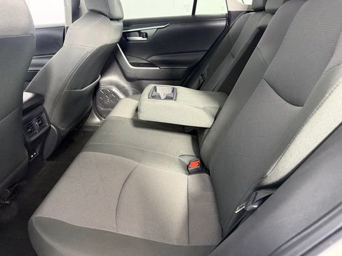 Used 2025 Toyota RAV4 XLE AWD/4WD image 24