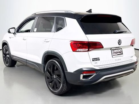 Used 2024 Volkswagen Taos SE AWD/4WD image 6