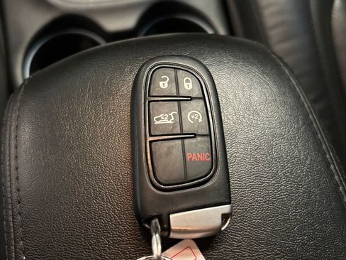 Used 2016 Jeep Cherokee Overland AWD/4WD image 18