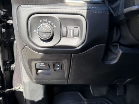 Used 2019 RAM 1500 Limited RWD image 21