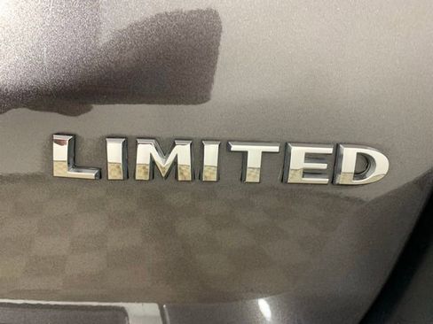 Used 2021 Jeep Grand Cherokee Limited image 34