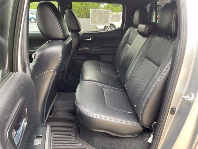 Used 2023 Toyota Tacoma TRD Sport w/ TRD Premium Sport Package AWD/4WD image 11