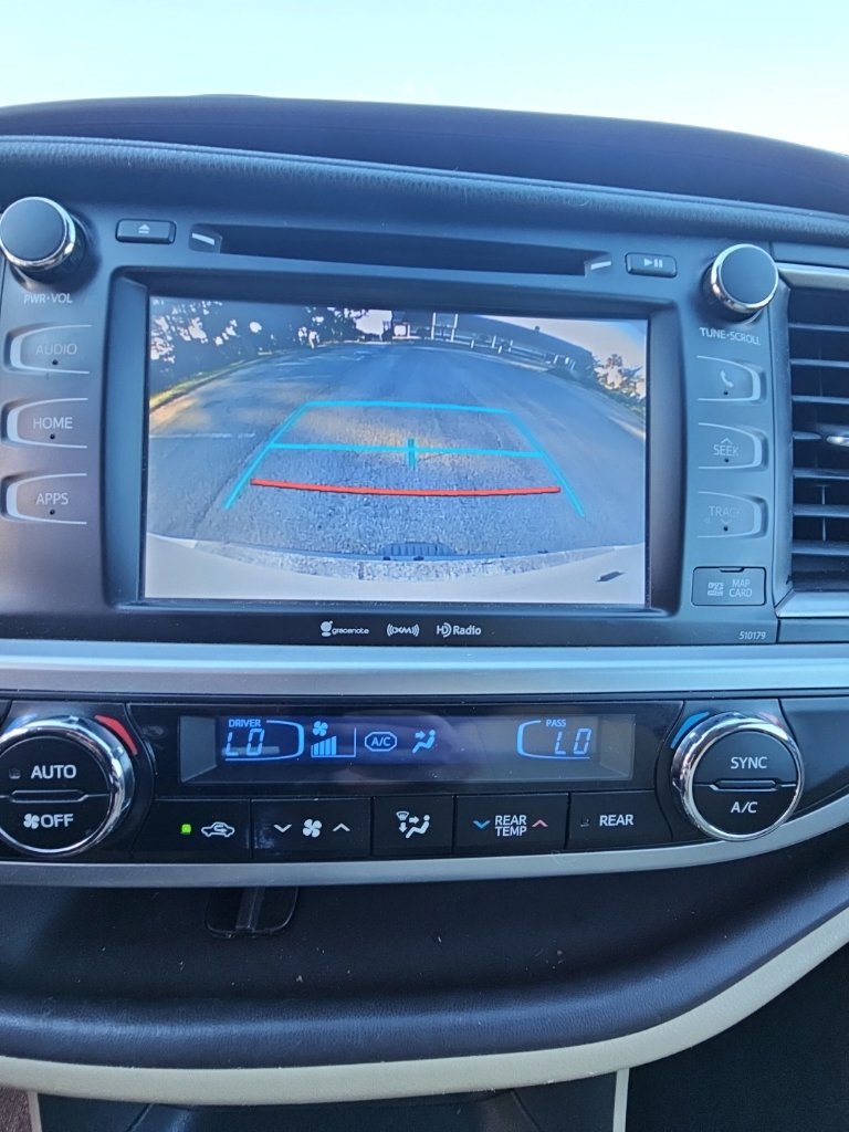 Used 2017 Toyota Highlander XLE FWD image 35