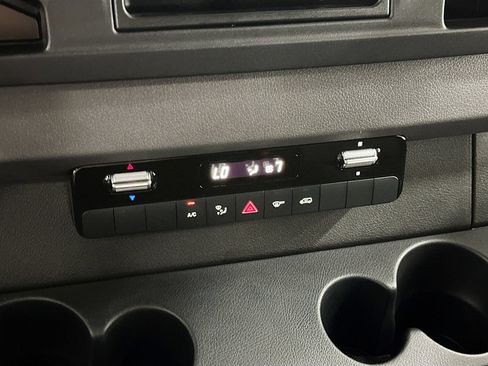 Used 2025 Mercedes-Benz Sprinter 2500 image 15