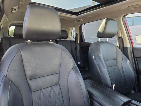 Used 2022 Nissan Rogue Platinum w/ Head-Up Display Package image 31