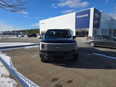 Used 2022 Ford F150 Lightning Lariat w/ Equipment Group 511A High image 3