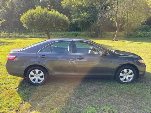 Used 2009 Toyota Camry LE FWD image 21