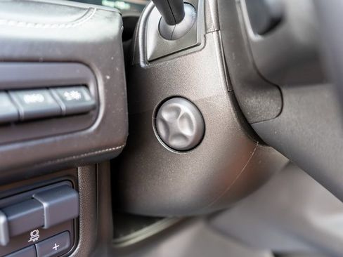 Used 2023 GMC Yukon Denali Ultimate image 16