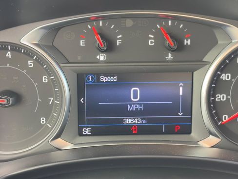 Used 2024 GMC Terrain SLE image 20