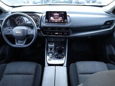 Certified 2026 Nissan Rogue SV FWD image 22
