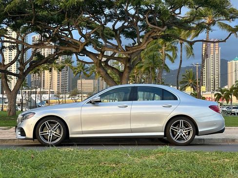 Used 2017 Mercedes-Benz E 300 image 2