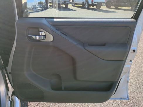 Used 2019 Nissan Frontier SL RWD image 32