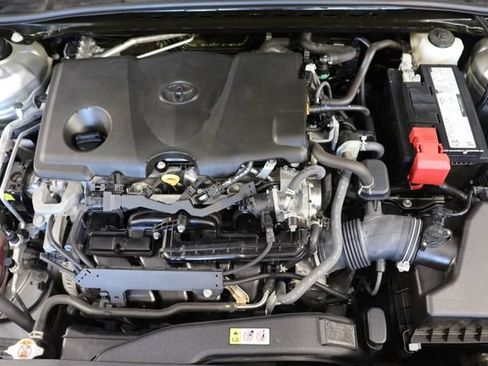 Used 2022 Toyota Camry XLE w/ Navigation Package FWD image 25
