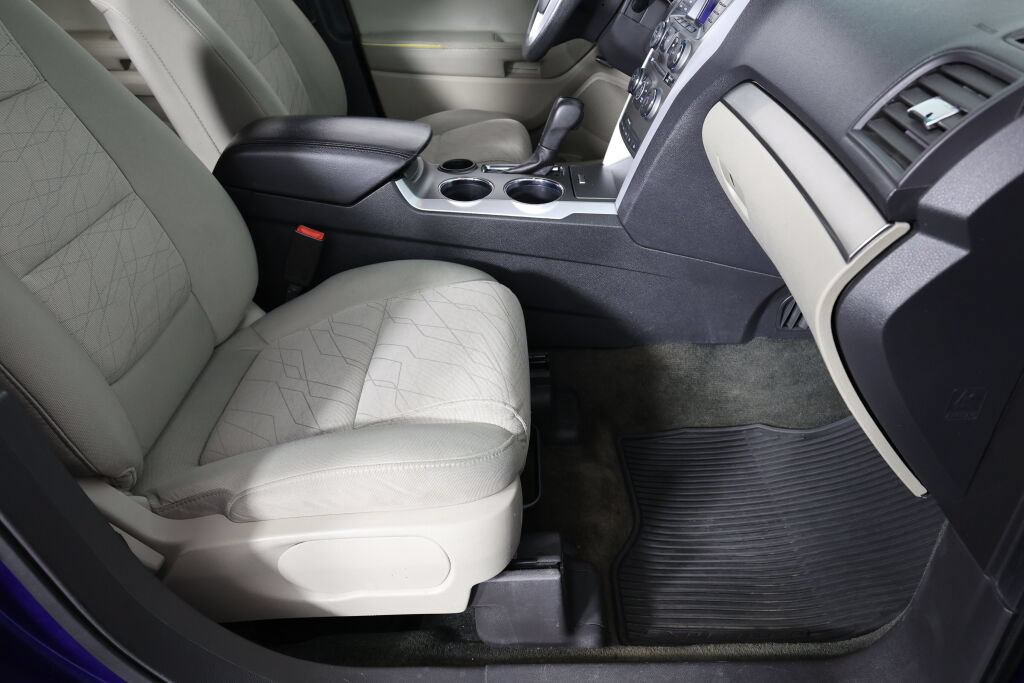 Used 2013 Ford Explorer FWD w/ Class III Trailer Tow Pkg image 26