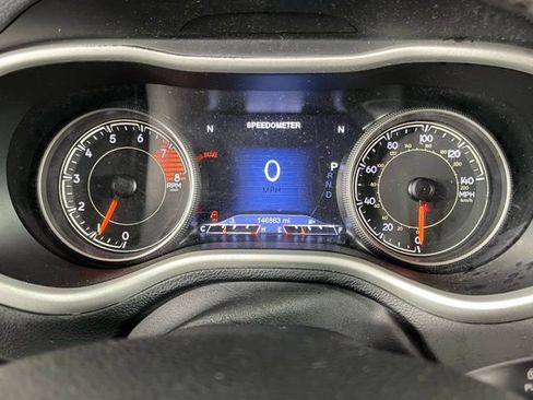 Used 2018 Jeep Cherokee Trailhawk w/ Quick Order Package 27L image 16