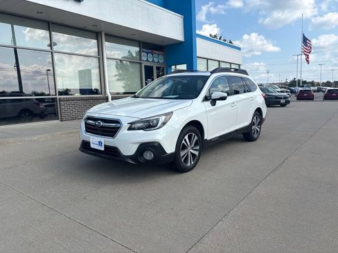 Used 2019 Subaru Outback 2.5i Limited AWD/4WD image 1