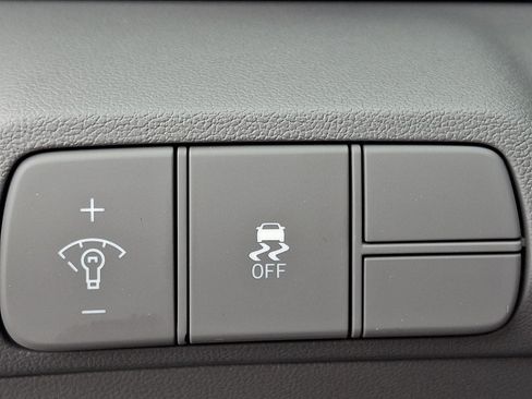 New 2026 Hyundai Elantra Sport FWD image 17