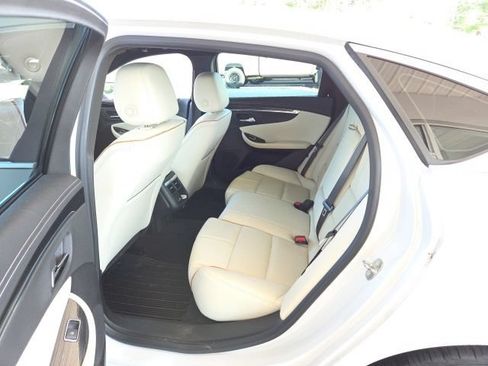 Used 2019 Chevrolet Impala Premier w/ Premier Convenience Package FWD image 21