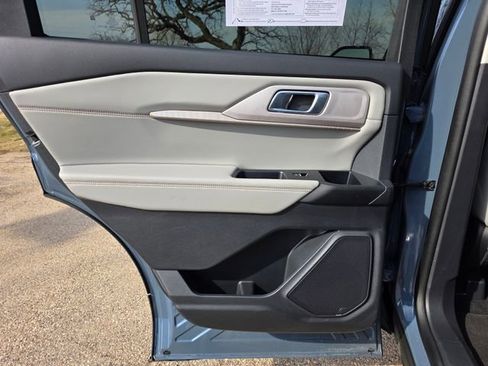 Certified 2025 Ford Explorer Active w/ Active Comfort Package image 35