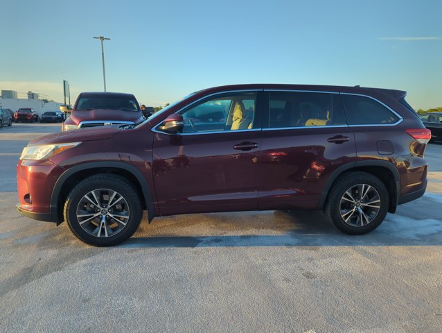Used 2017 Toyota Highlander Plus w/ Carpet Mat Package AWD/4WD image 6